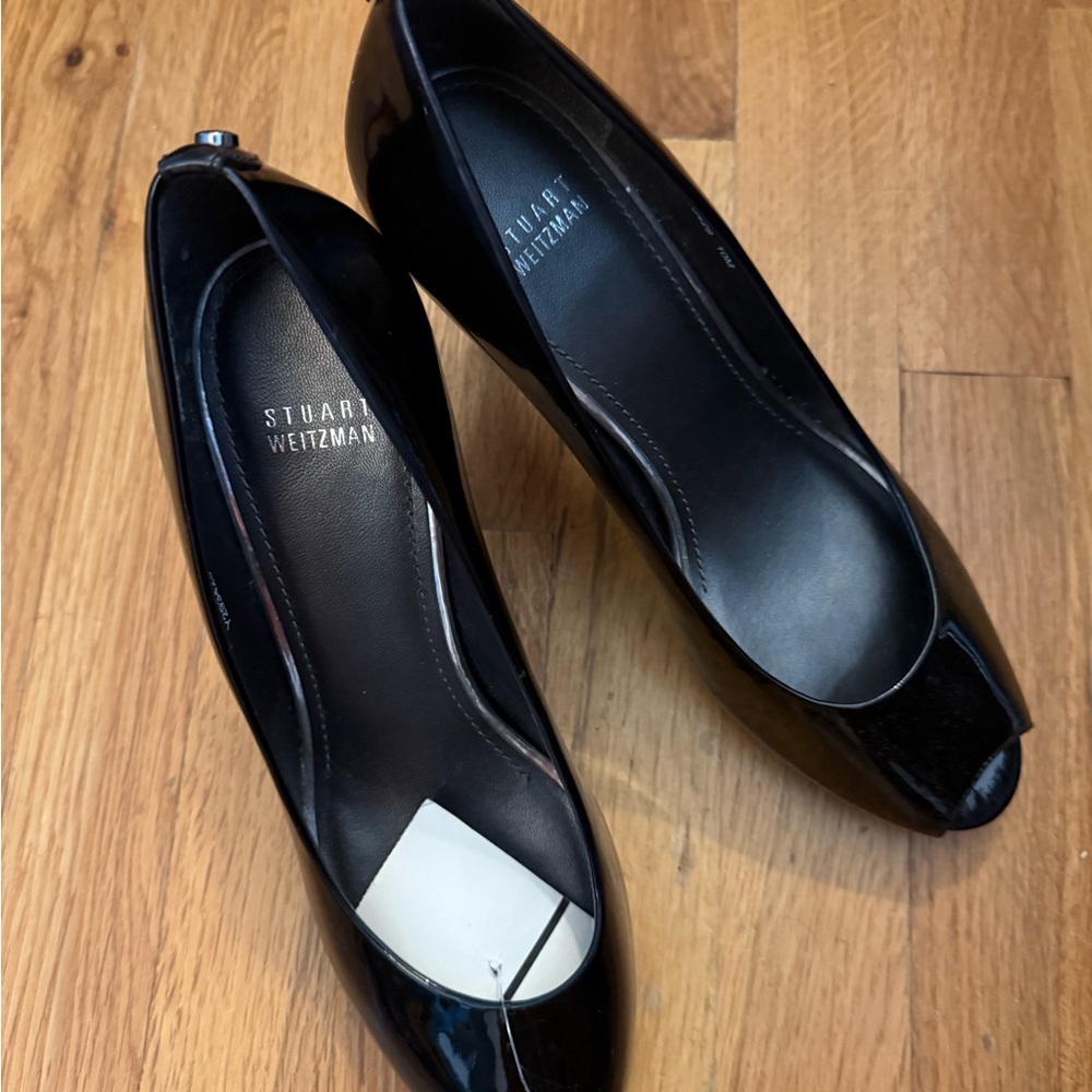 NWT STUART WEITZMAN Annabelle patent leather peeptoe pump